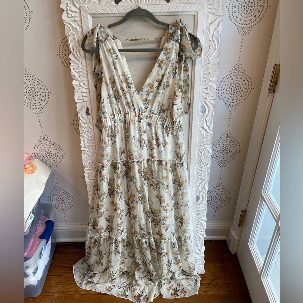 Beautiful white floral shoulder tie dress